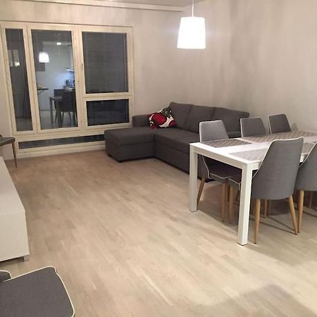 Uusi Tilava Kaksio Jyvaskylan Ydinkeskustassa 53 M2 Apartment Bagian luar foto