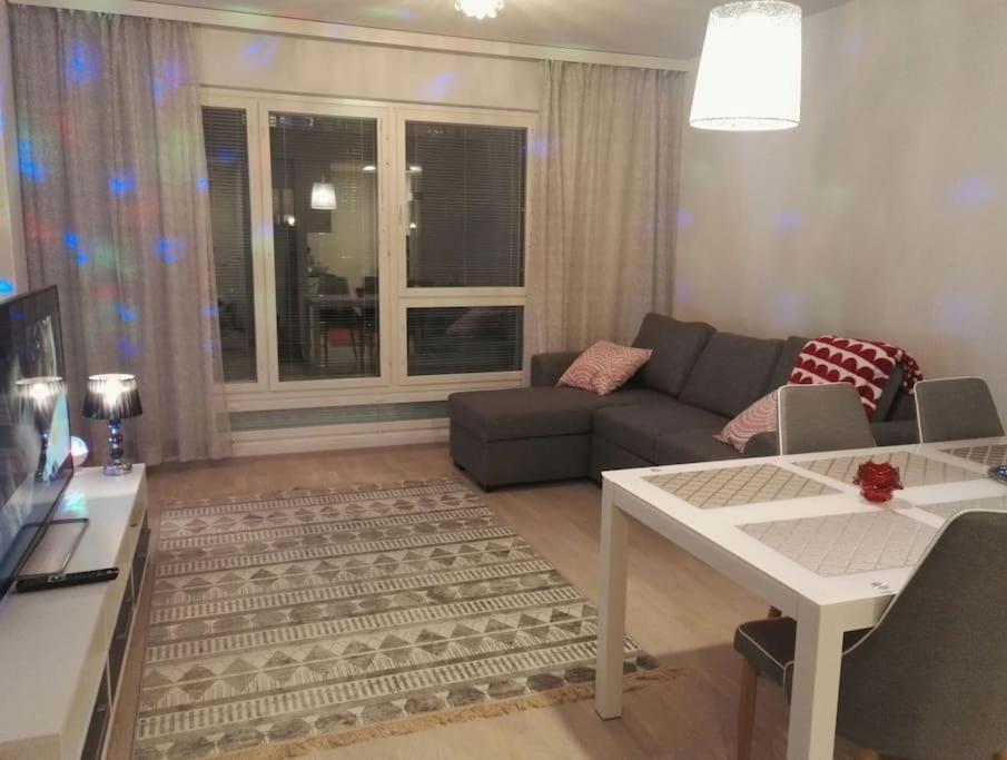 Uusi Tilava Kaksio Jyvaskylan Ydinkeskustassa 53 M2 Apartment Bagian luar foto