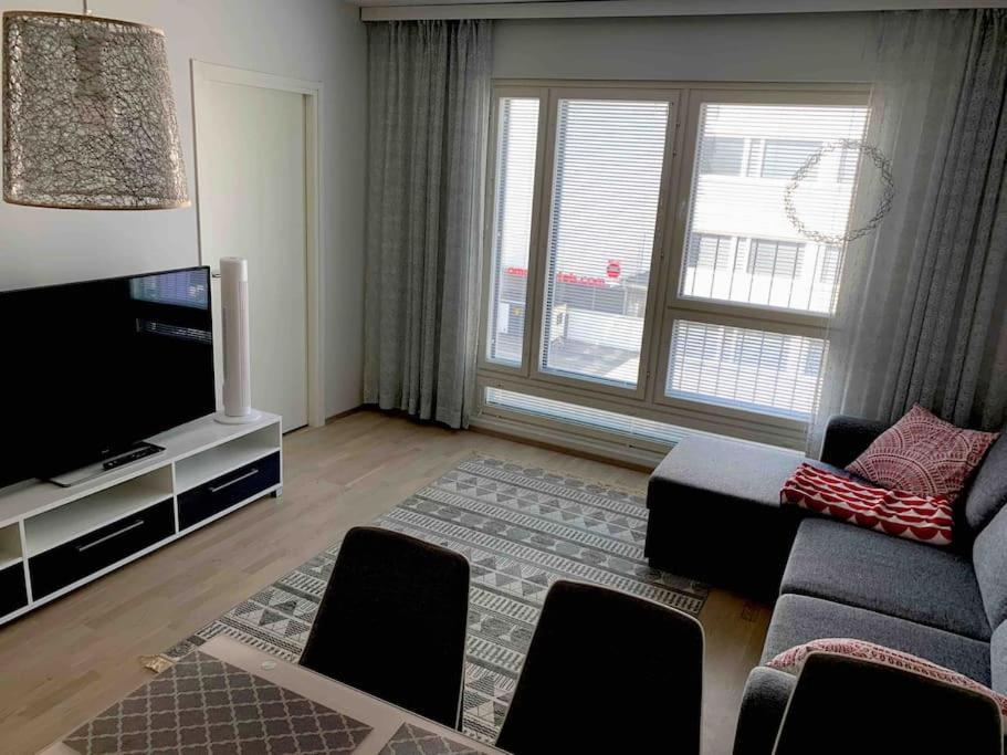 Uusi Tilava Kaksio Jyvaskylan Ydinkeskustassa 53 M2 Apartment Bagian luar foto