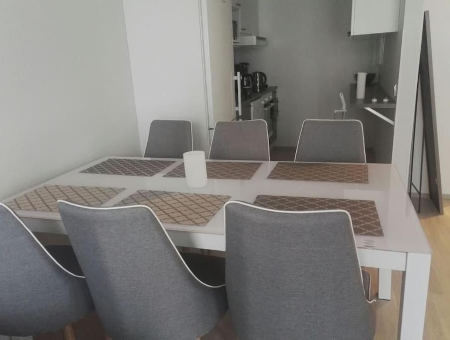 Uusi Tilava Kaksio Jyvaskylan Ydinkeskustassa 53 M2 Apartment Bagian luar foto